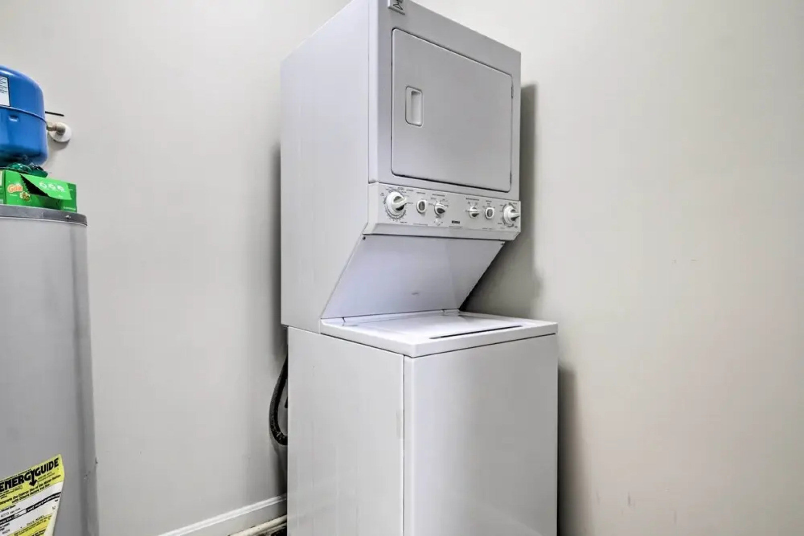 Lewes Condo w/ Pool Access: 3 Mi to the Beach!