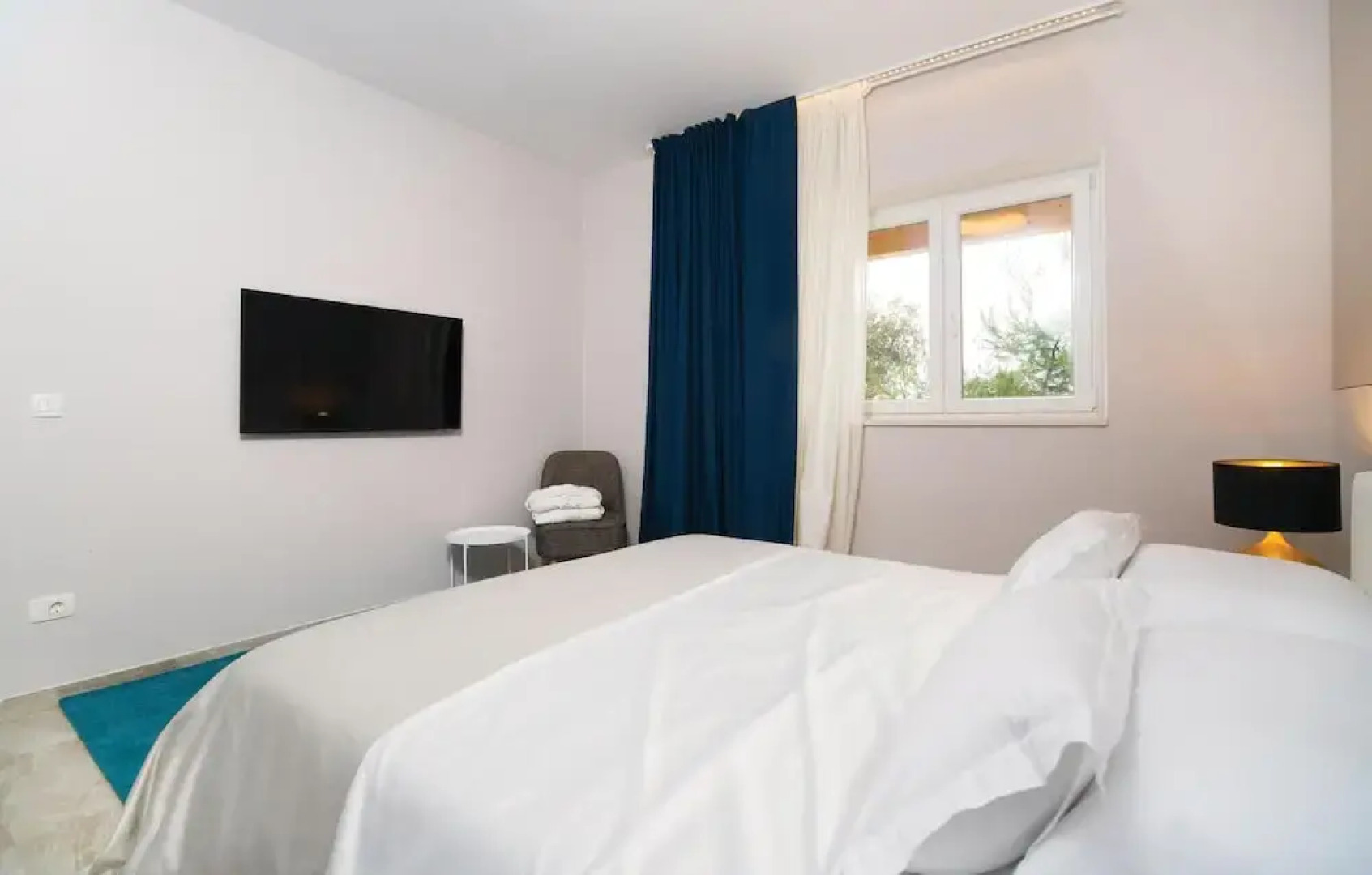 Awesome Home in Loviste With 2 Bedrooms, Wifi and Heated Swimming Pool