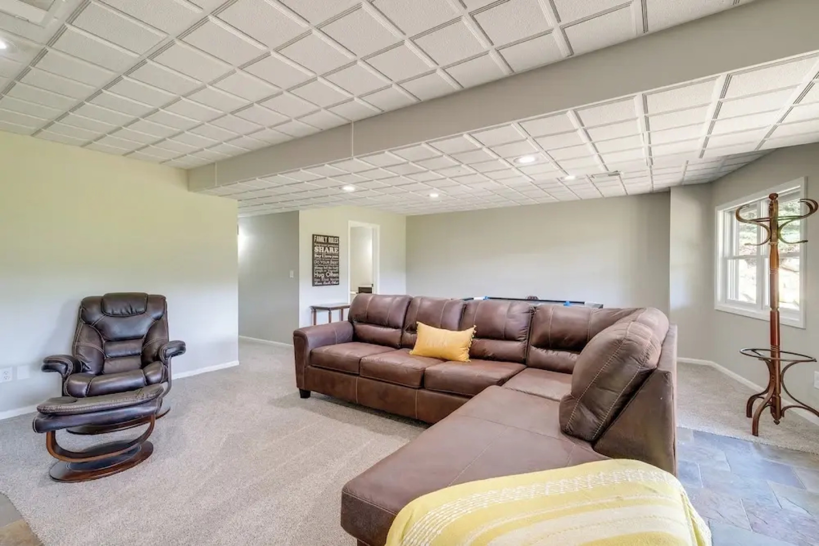 Beautiful Bellaire Home w/ Amenities, 4 Mi to Lake