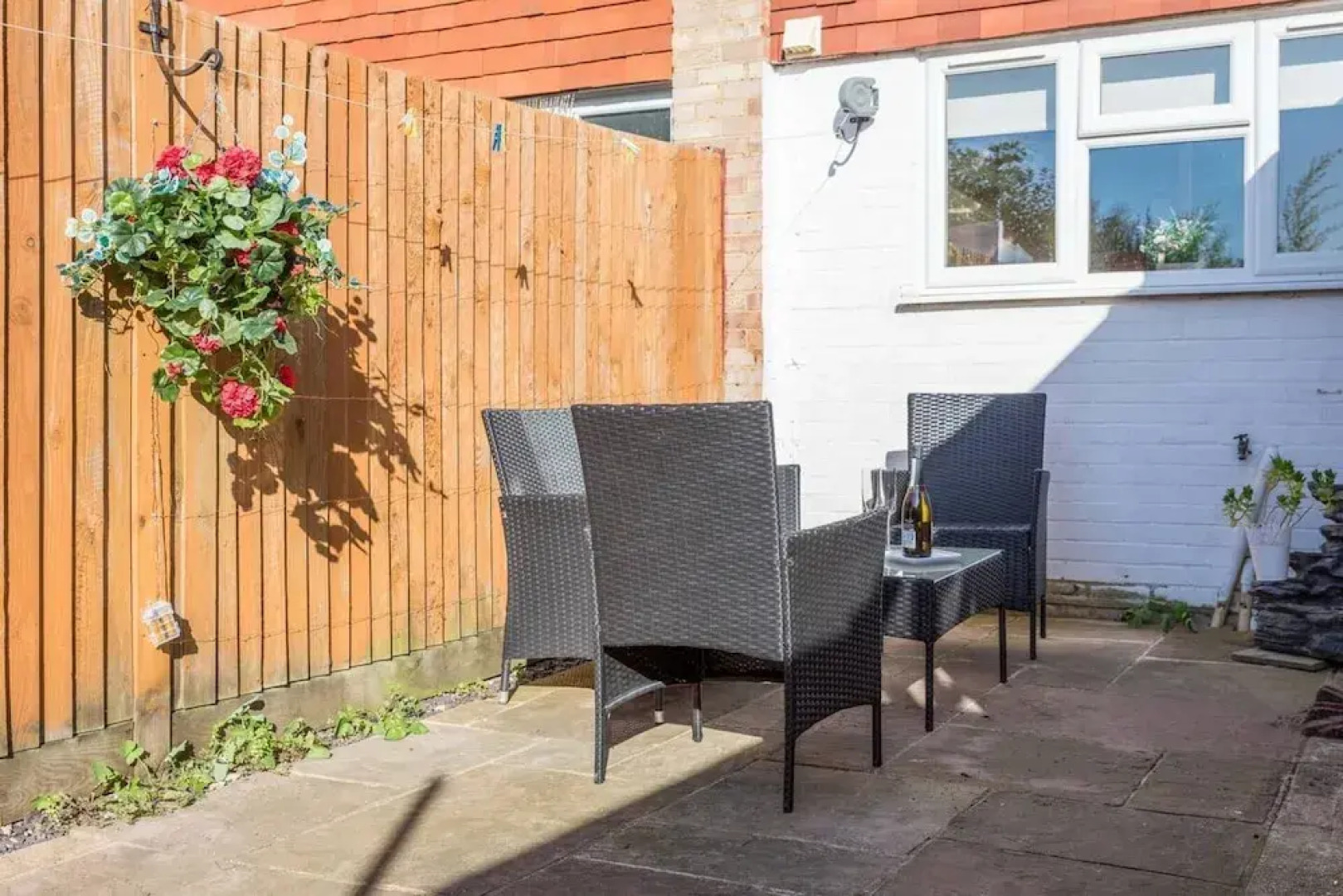 Fabulous 3-bed House, Close to Station