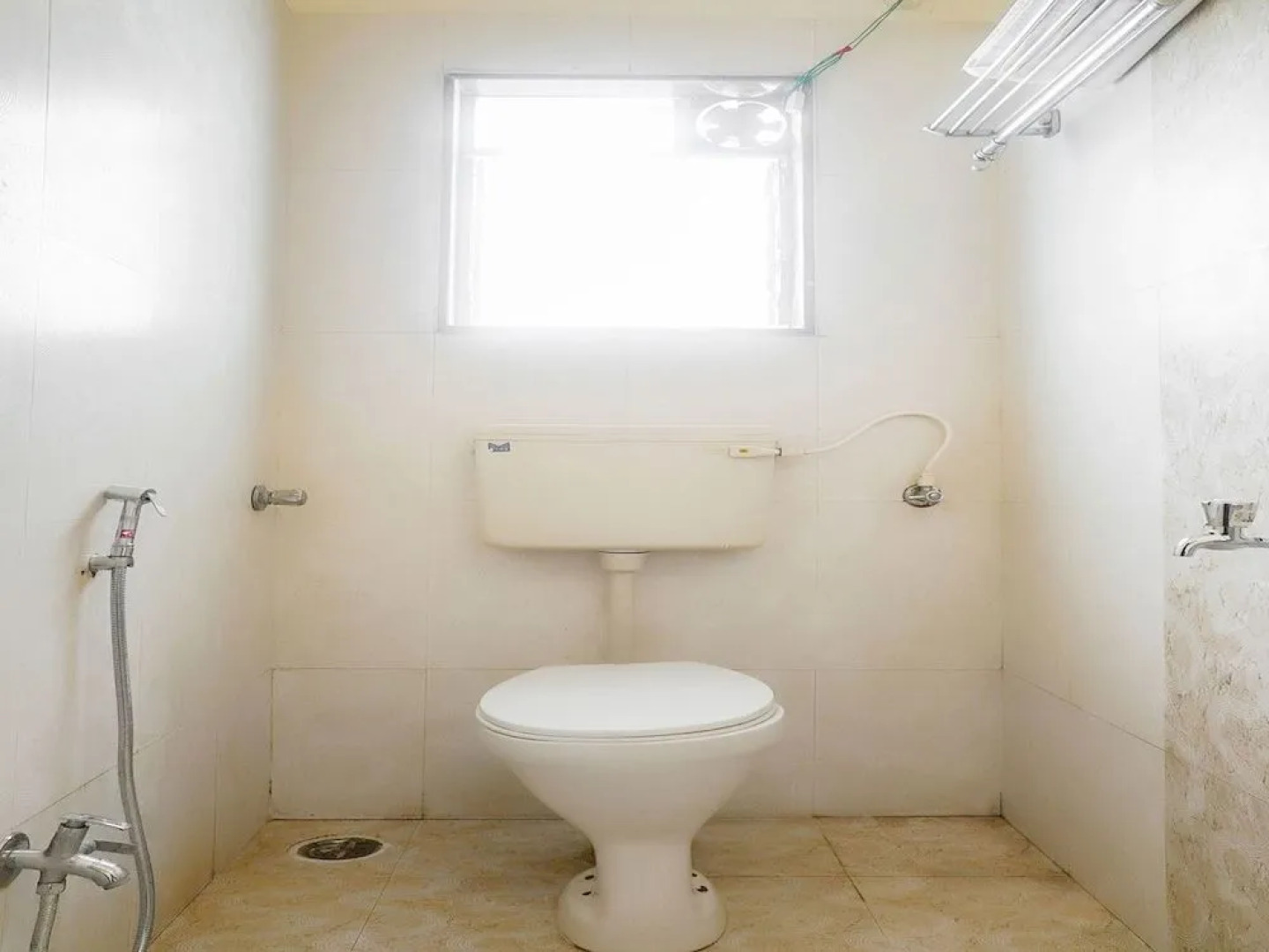 OYO 13583 Hotel Paradise Inn