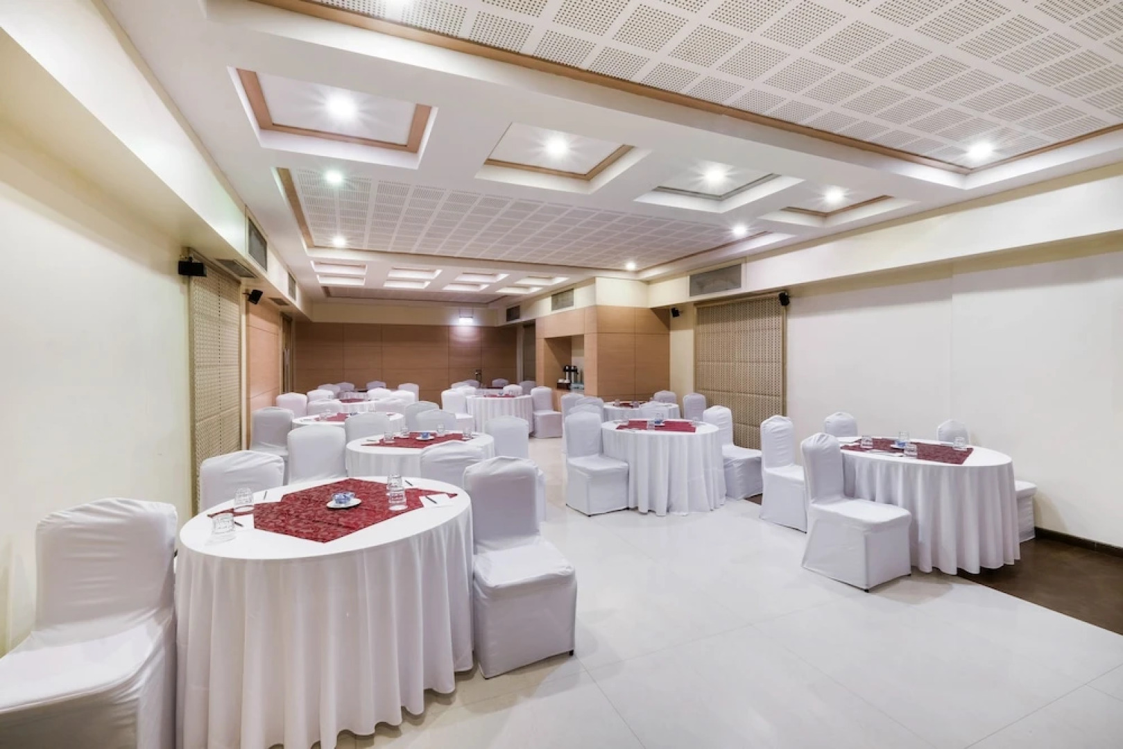 7Apple Hotel - Pune