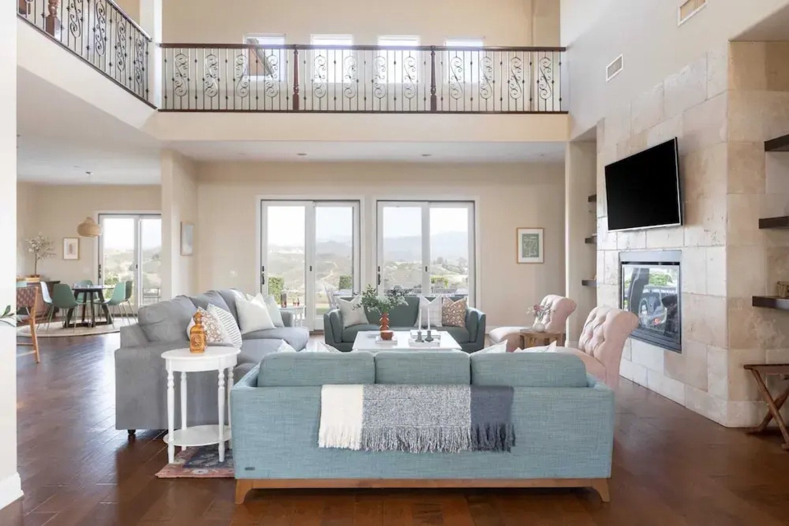 Palazzo Del Sol By Avantstay Breathtaking Home w/ Mountain Views & Hot Tub