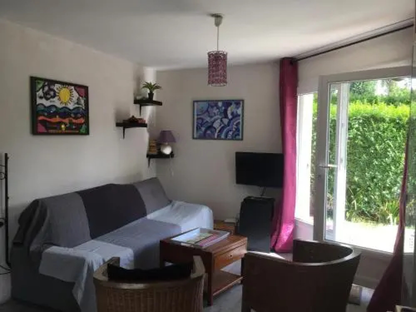appartement proche mer avec jardin ensoleillé