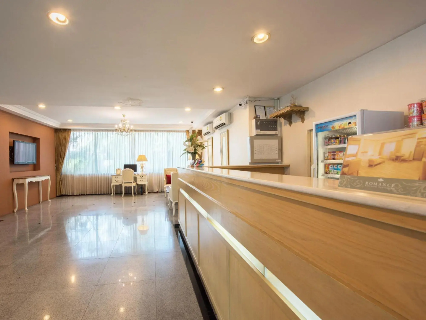 Romance Hotel Srinakarin