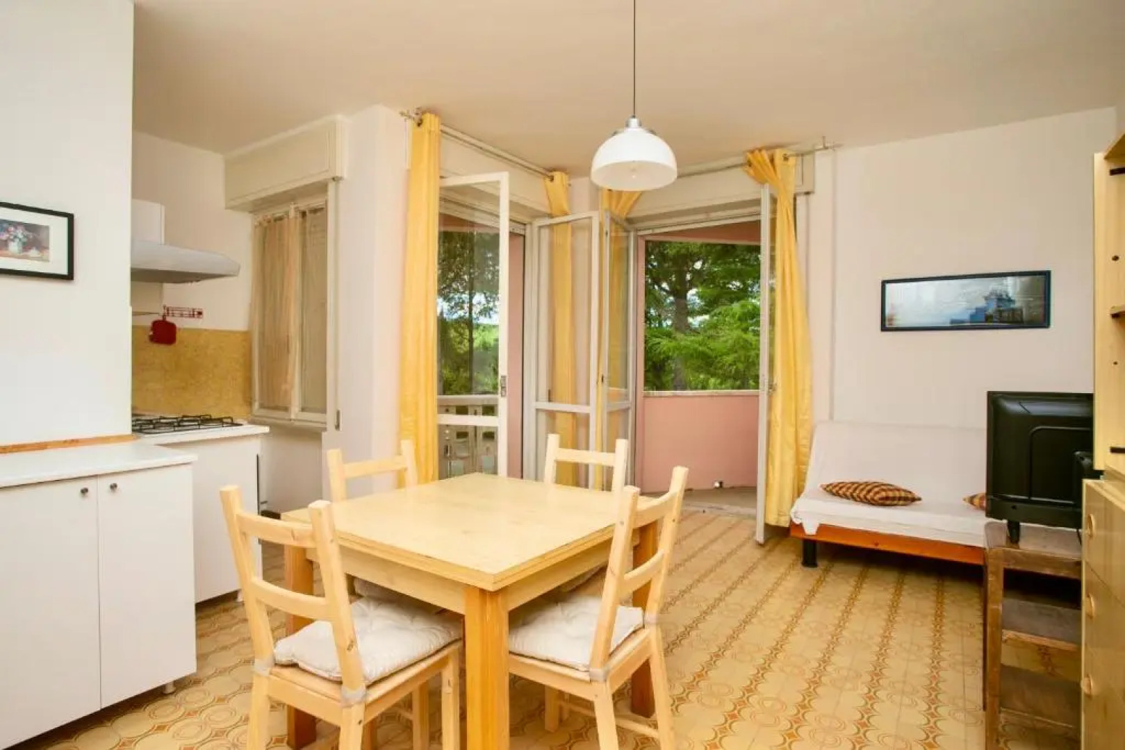 M257 - Marcelli, bilocale in residence con piscina