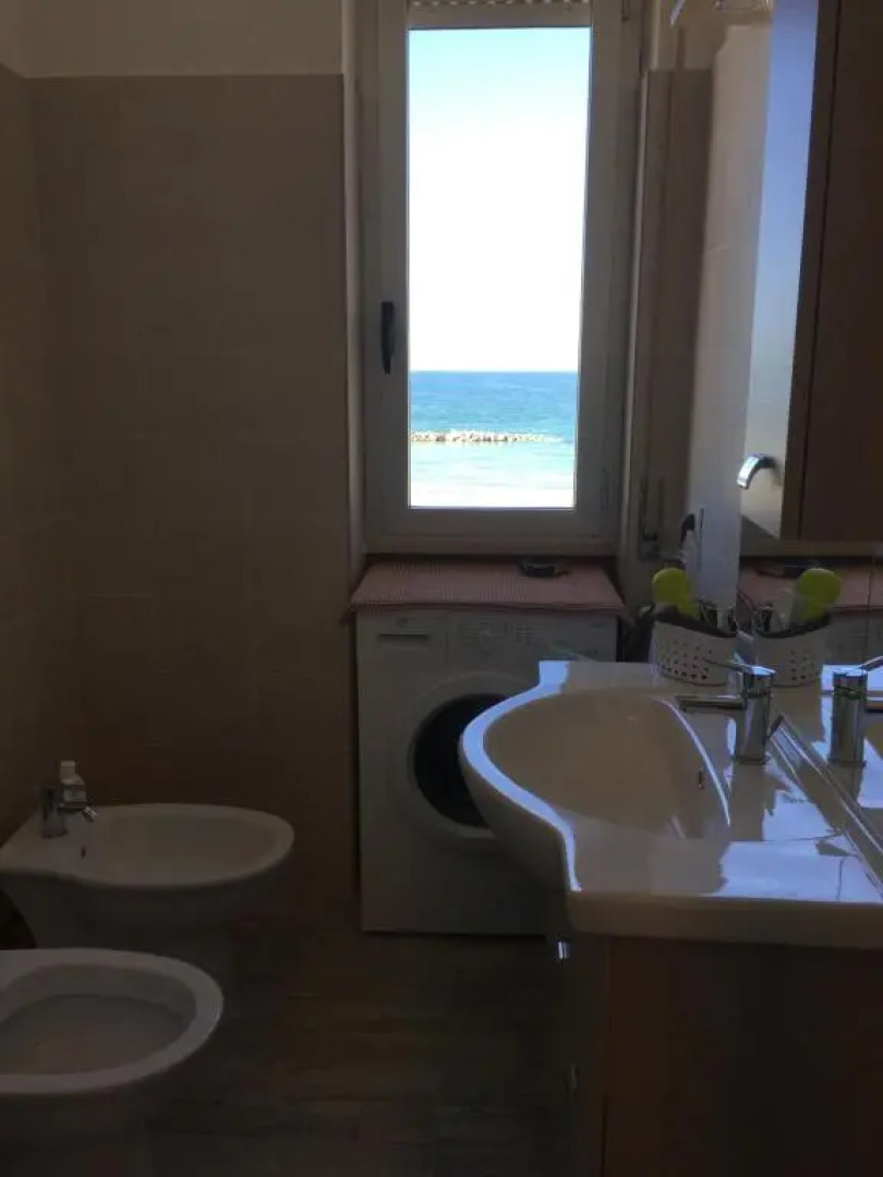 Bilocale in riva al mare