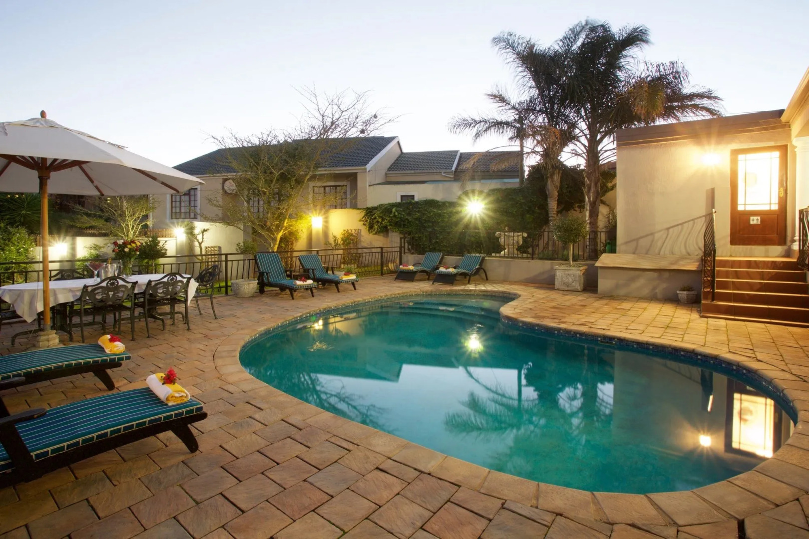 Sea Whisper Guest House & Self Catering