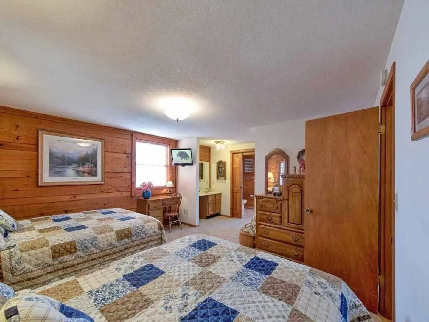 Alpine Windsong 2 Bedroom Home with Gas Fireplace