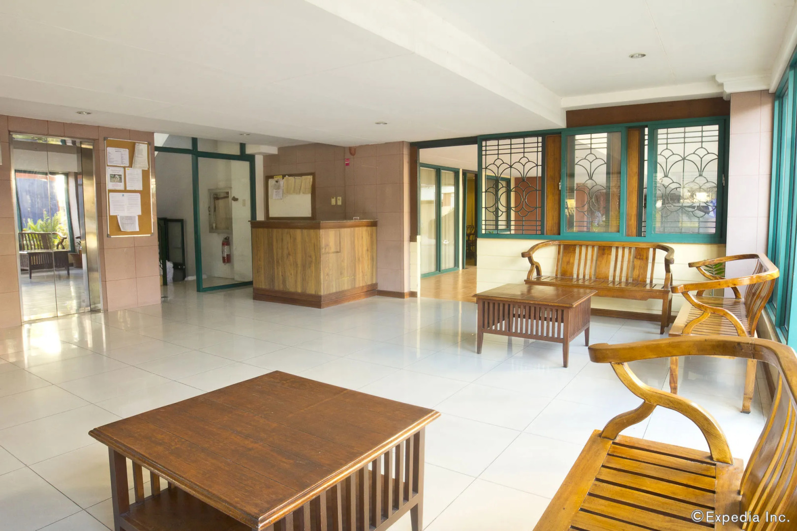 Isabelle Garden Hotel & Suites