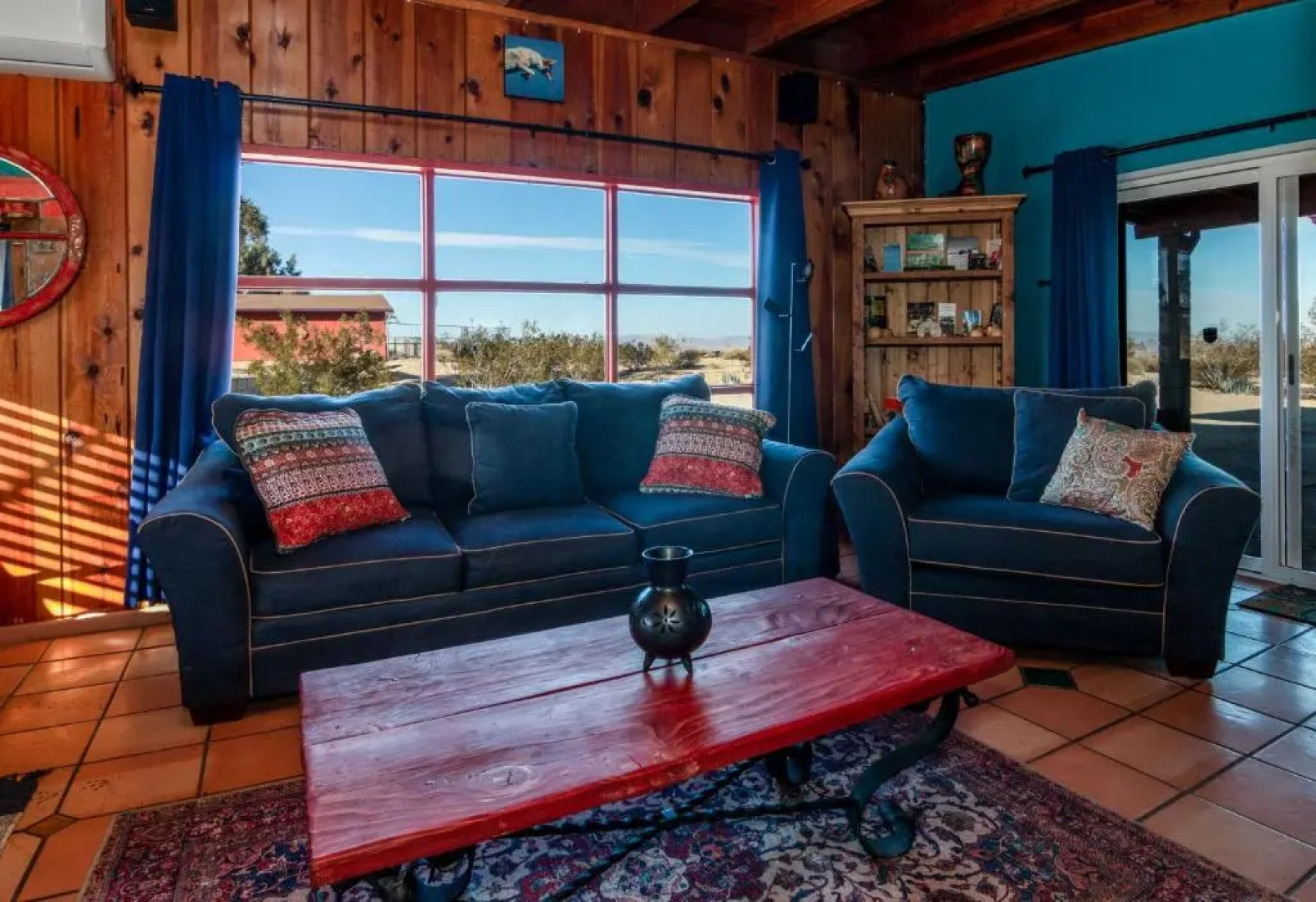 Chuck's Cabin in a Joshua Tree Community