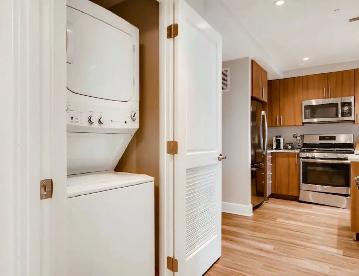 Global Luxury Suites at South Arlington