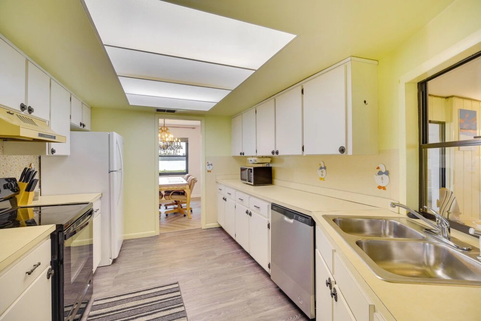 Family-friendly Home on Lake Tulane: Great Views!