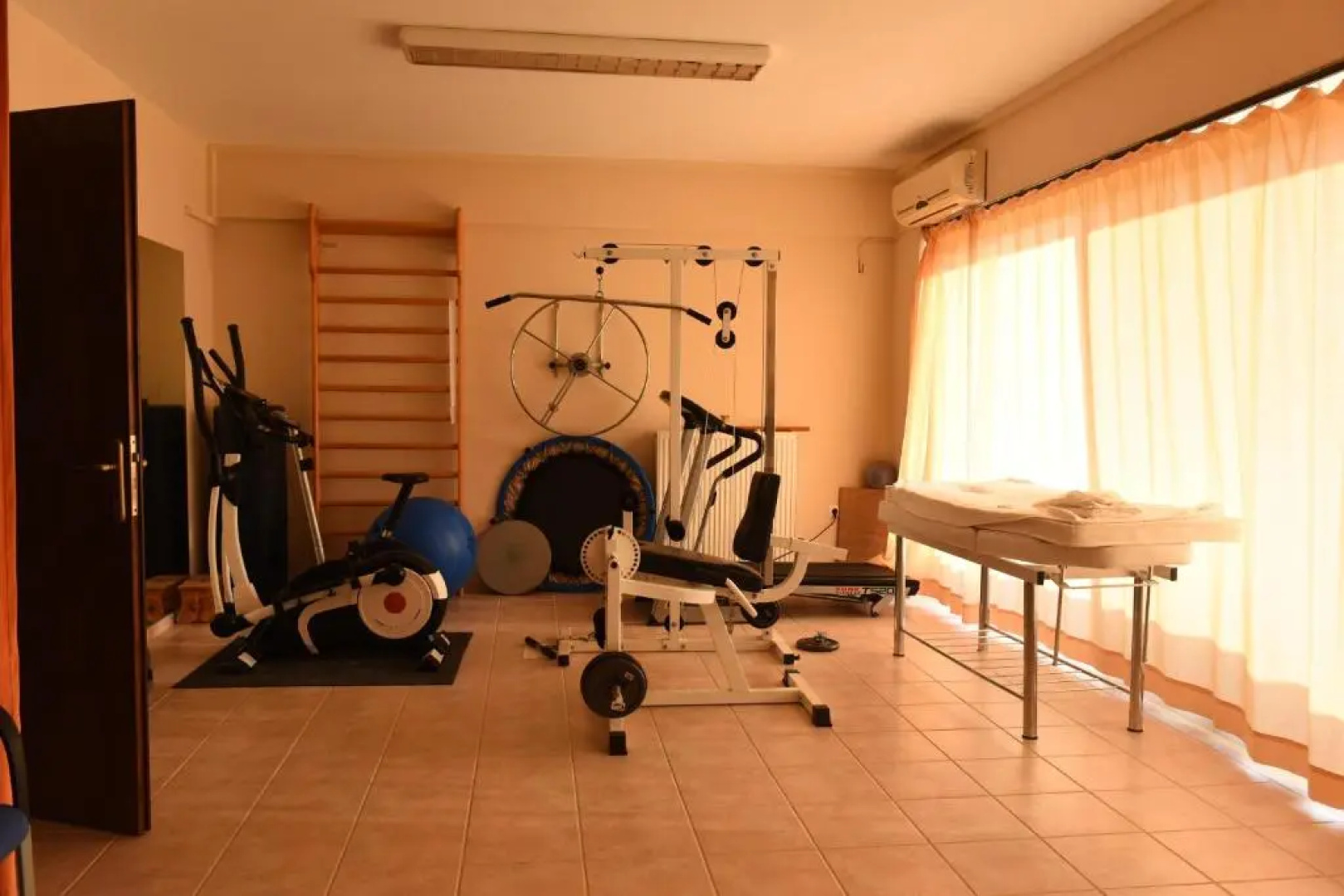 Antonis Studios & Apartments