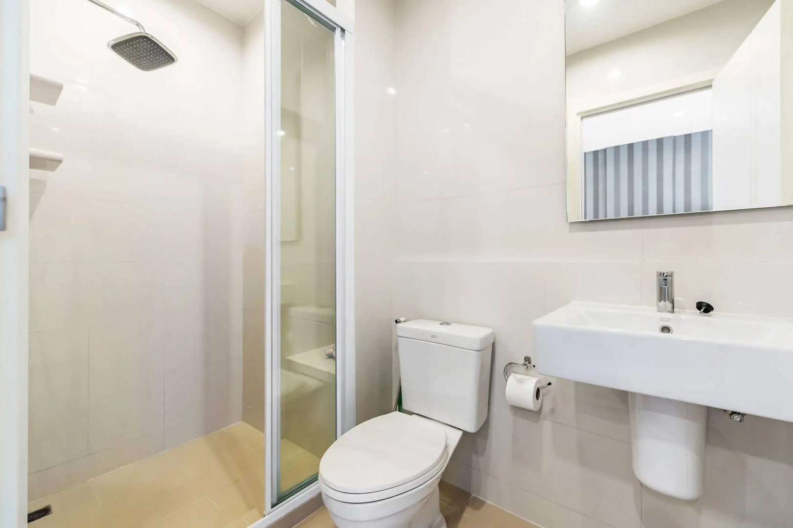 THE BASE Uptown By Favstay