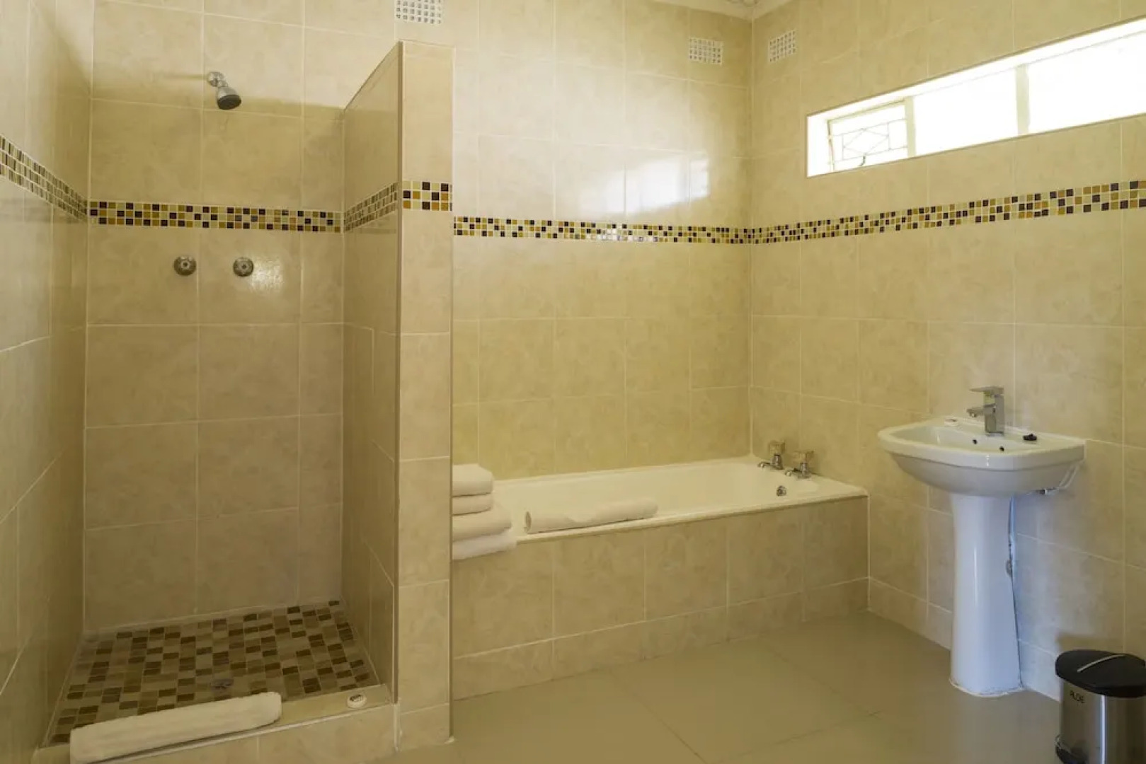 Kadoma Hotel And Conference Center