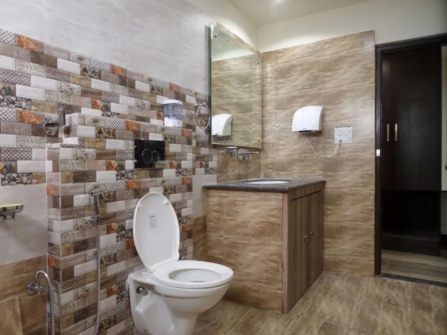 Hotel Rajmahal Roorkee