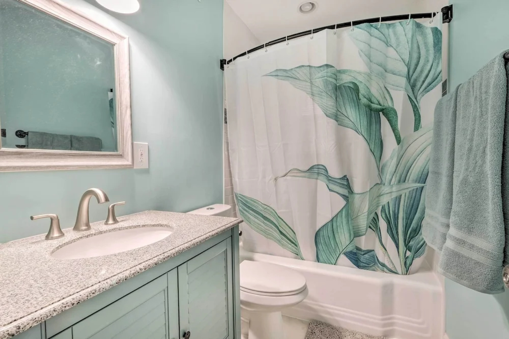 Updated North Beach Cottage: Pet Friendly!