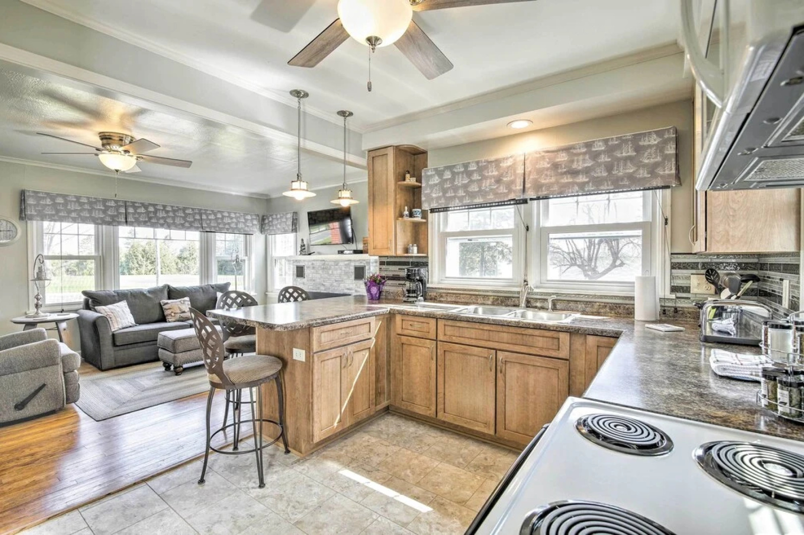 Modern Sturgeon Bay Home by Potawatomi State Park!