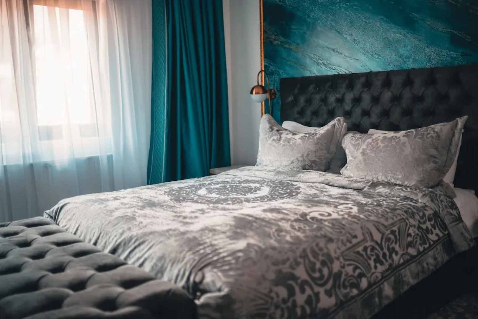 Suru Hotel & Restaurant