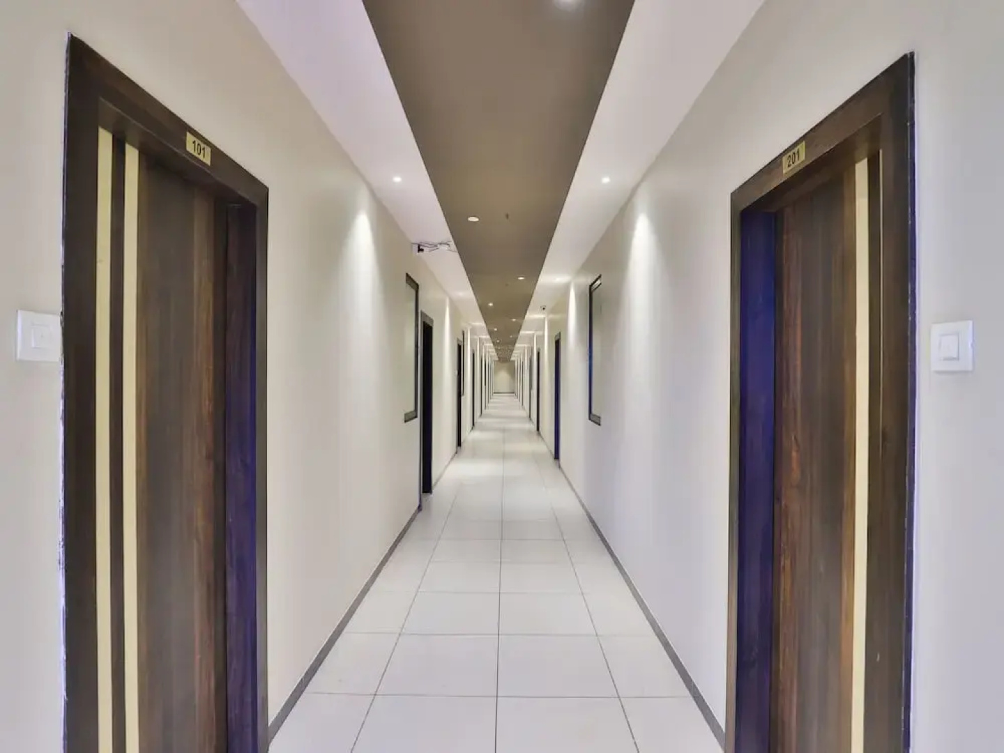 OYO 16122 Hotel Navya Palace
