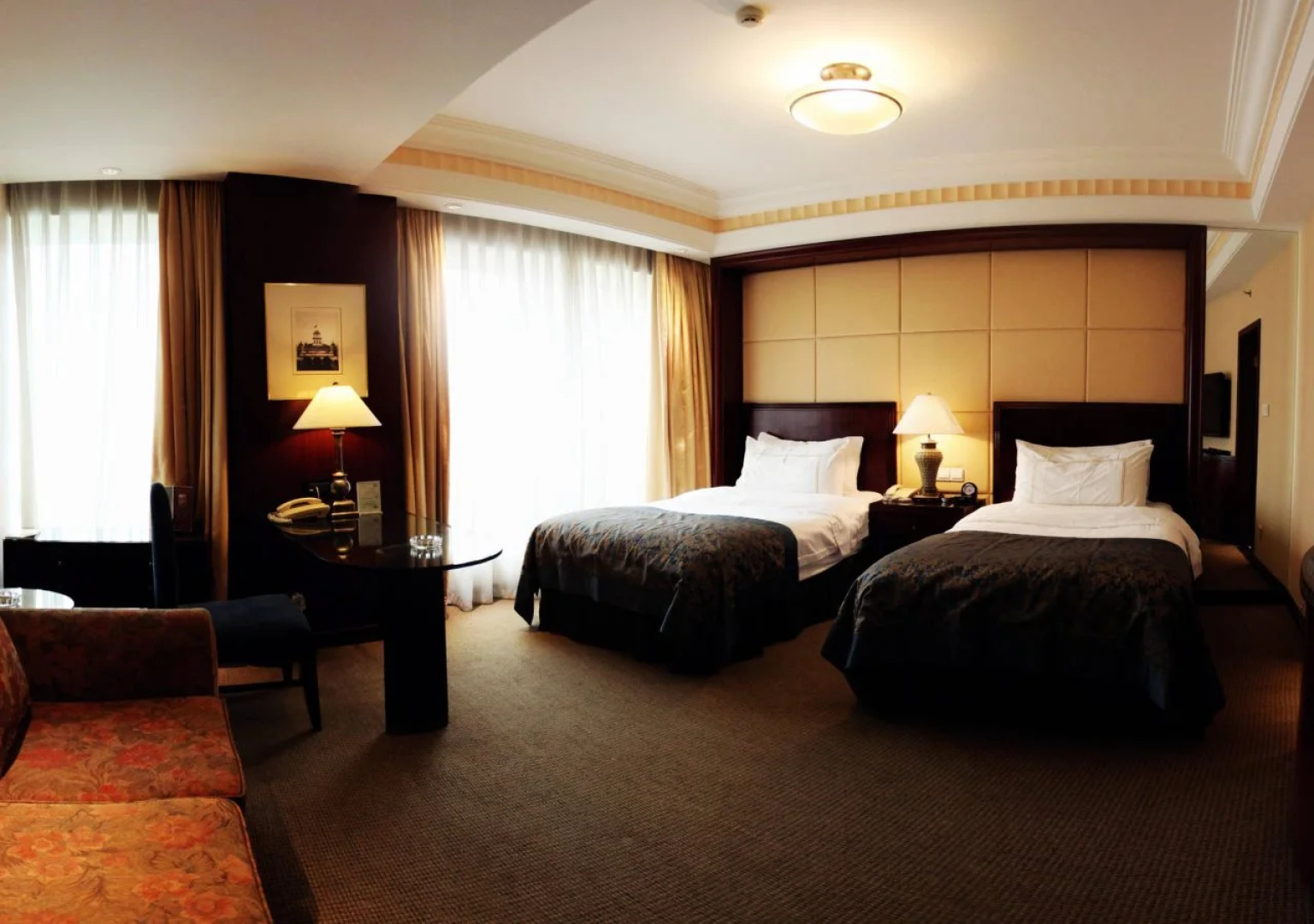 Lakeview Xuanwu Hotel