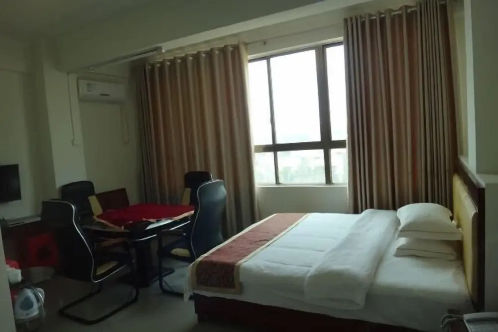 Ronghui Buinsess Hotel