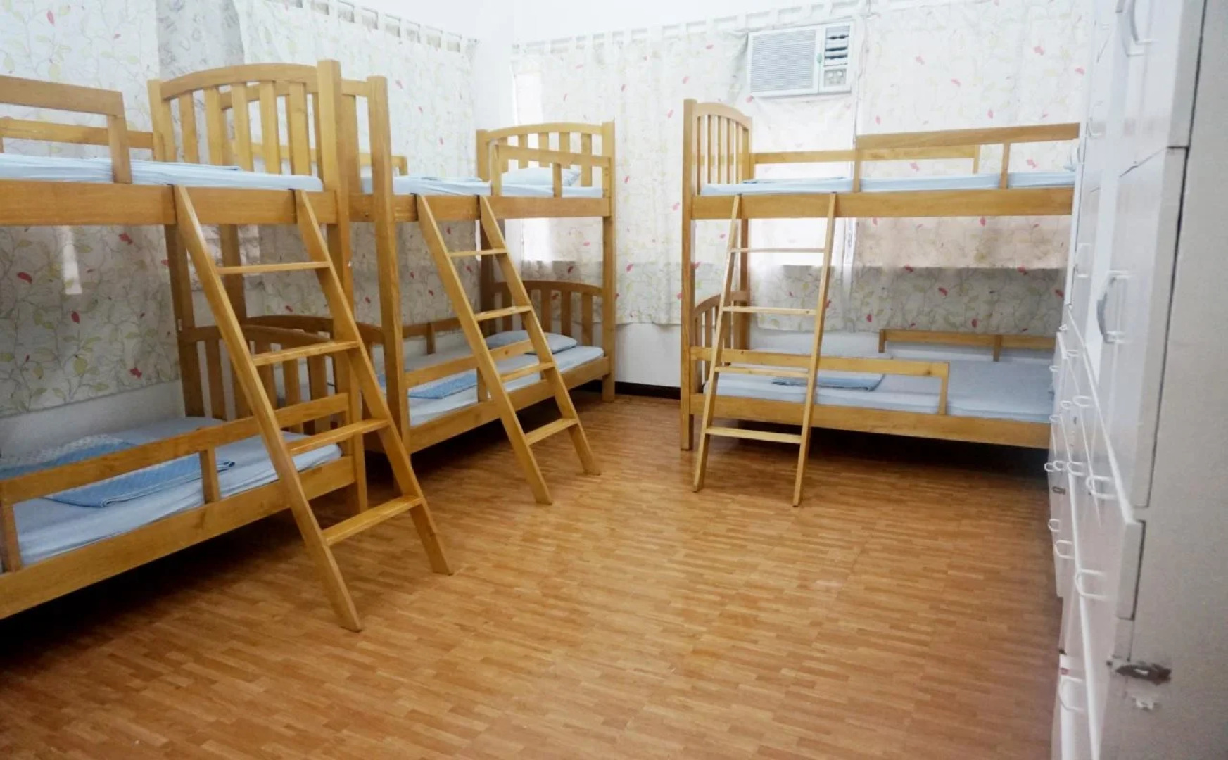 E-mo Dormitory - Hostel