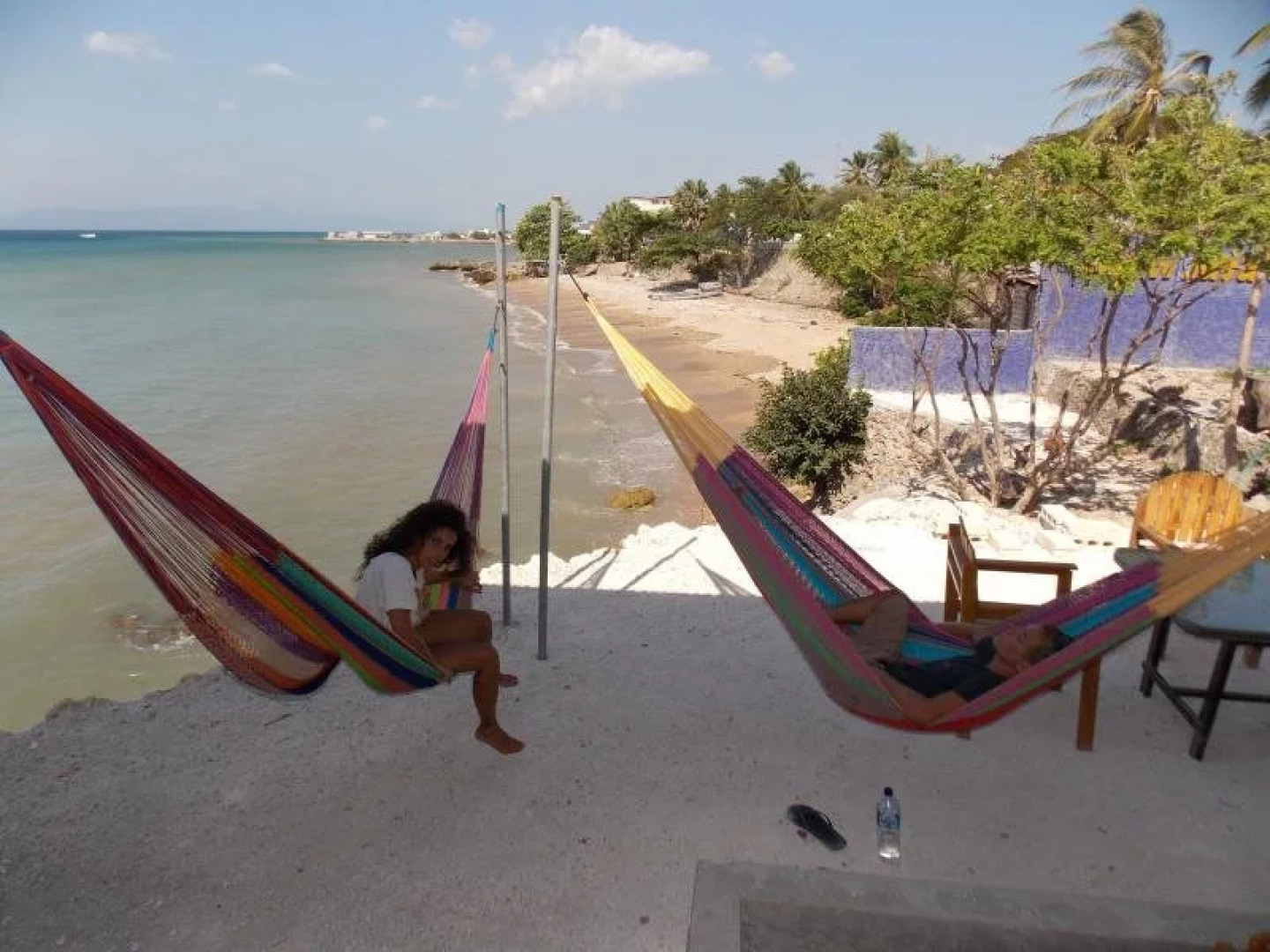 Lavalon Seaview Hostel & Bar