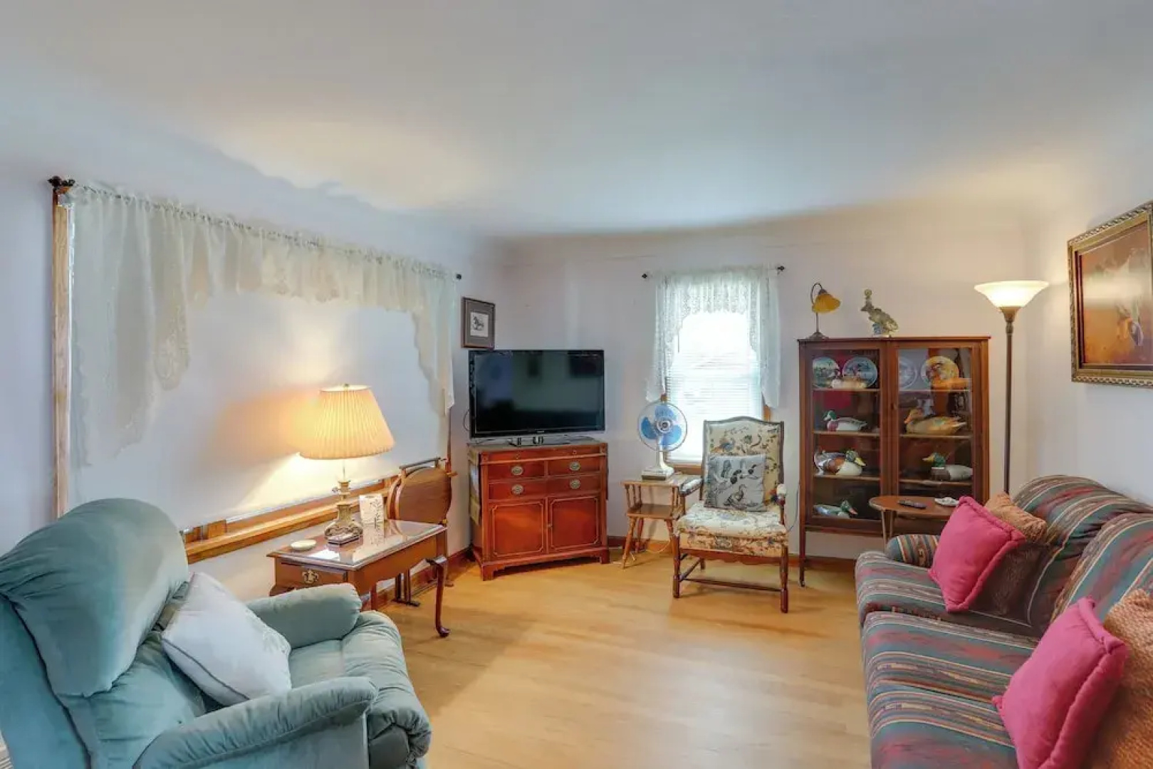 Home w/ Screened-in Porch < 1 Mi to Lake Erie