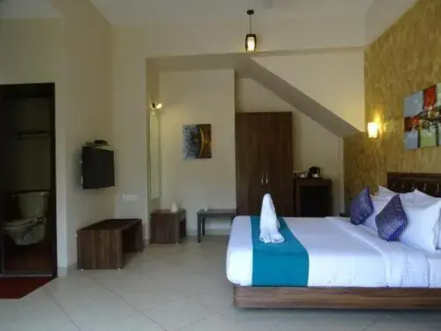 Misty Meadows Lonavala