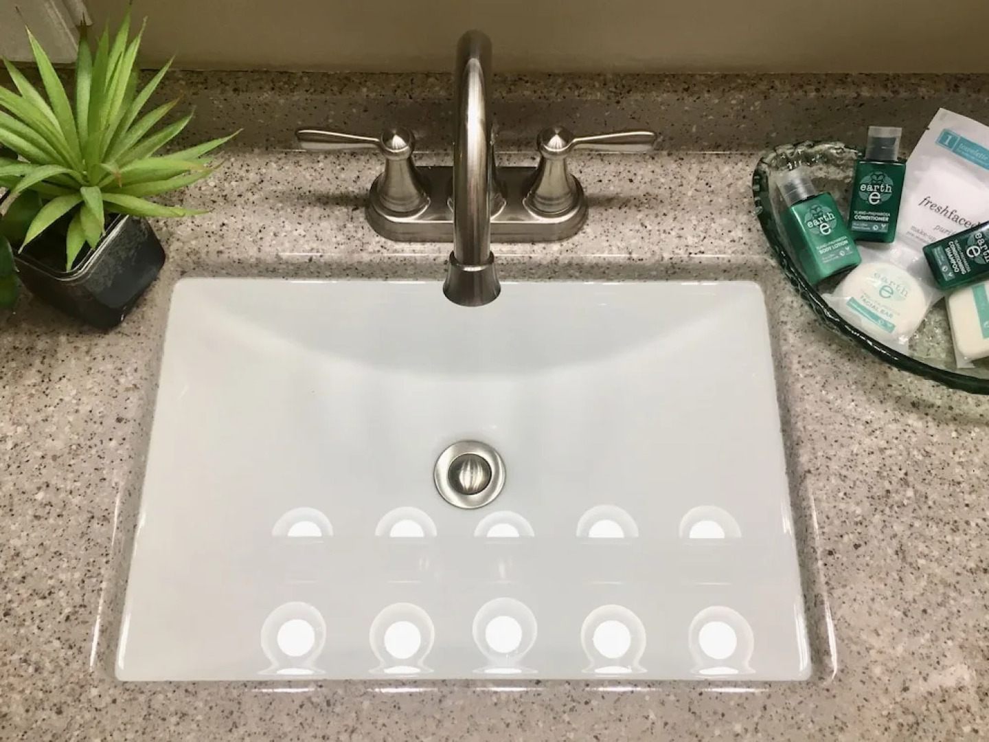 The Tradewinds Condo/Hotel