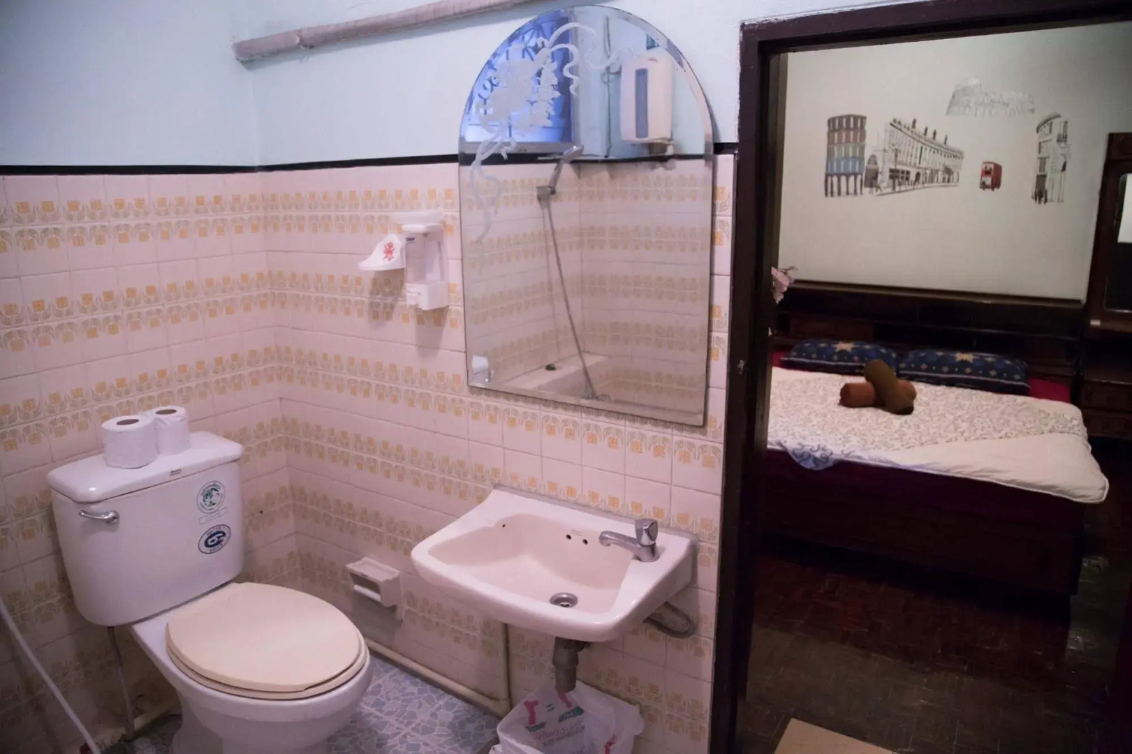 Mad COW Hostel Silom