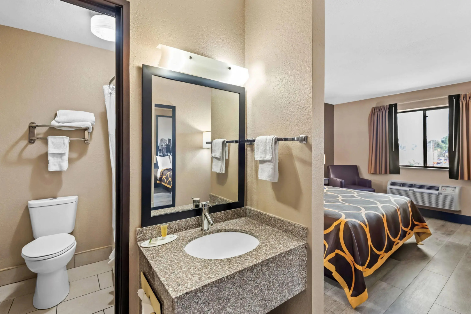 Super 8 by Wyndham Terre Haute