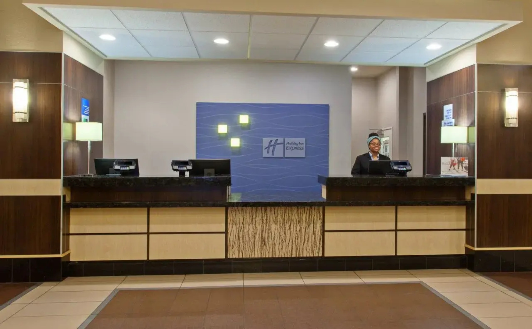 Holiday Inn Express & Suites Tacoma Downtown