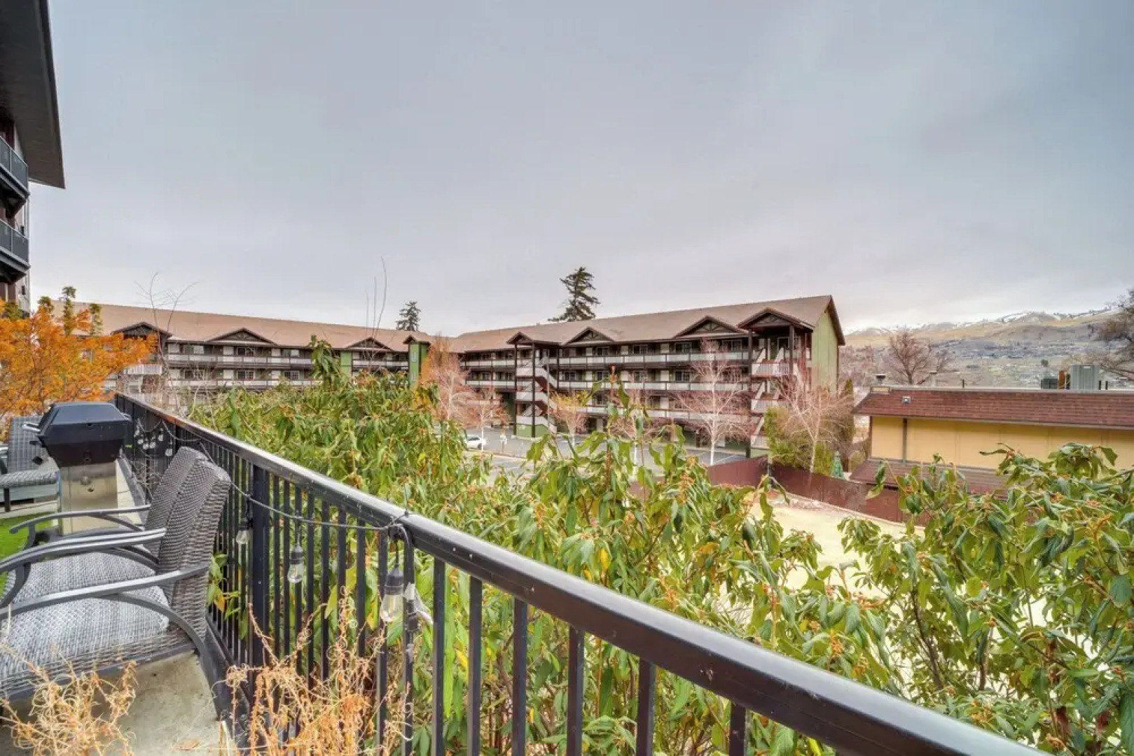 Walk to Lake Chelan: Condo w/ Pool Access
