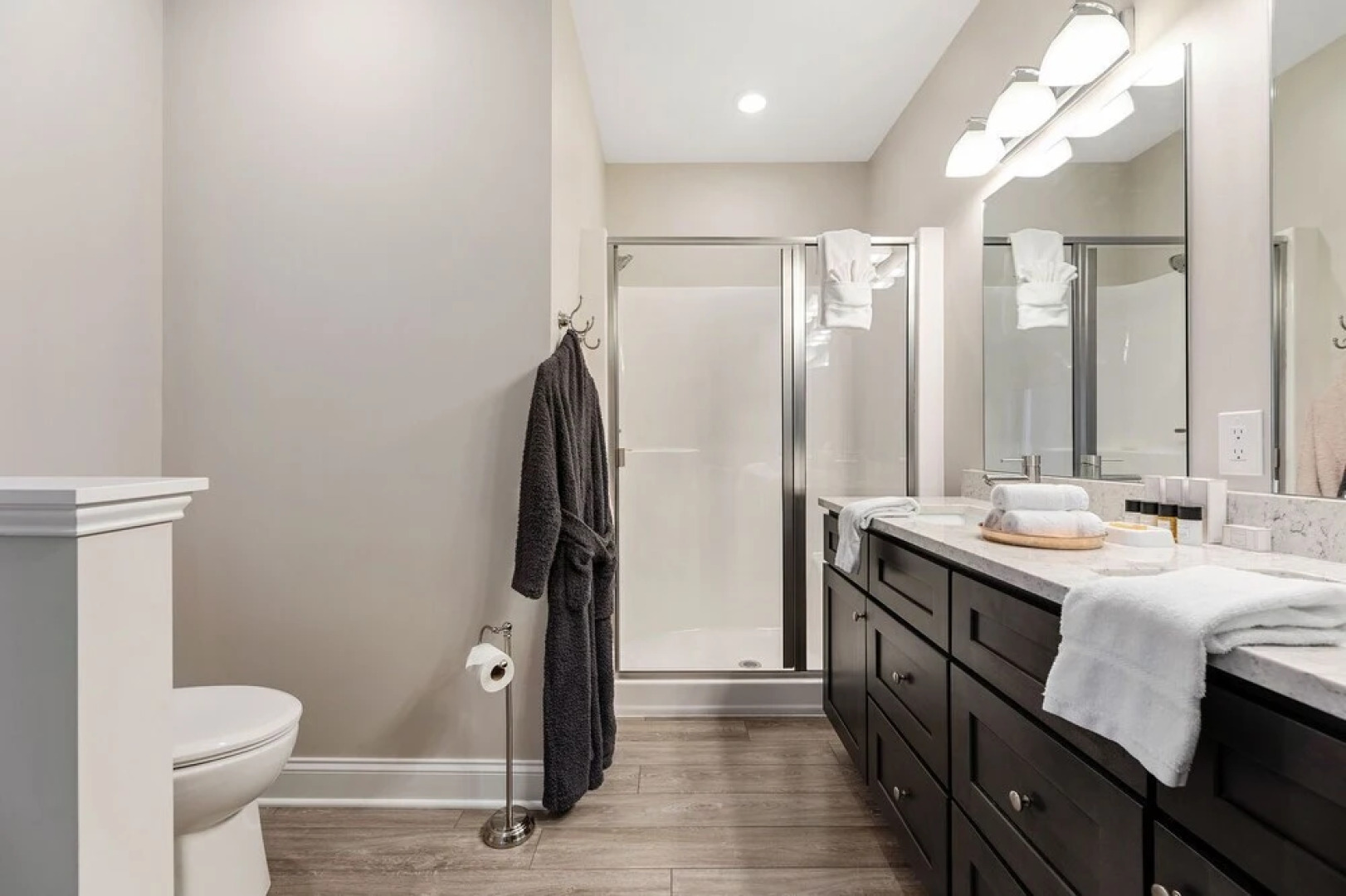 539 Bay St. Lake View Condo Unit 303E