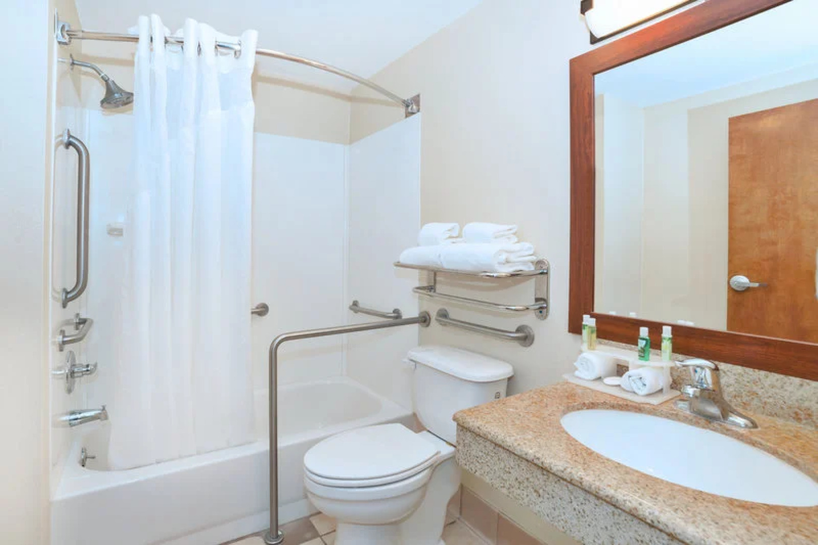 Comfort Inn Lancaster - Rockvale Outlets