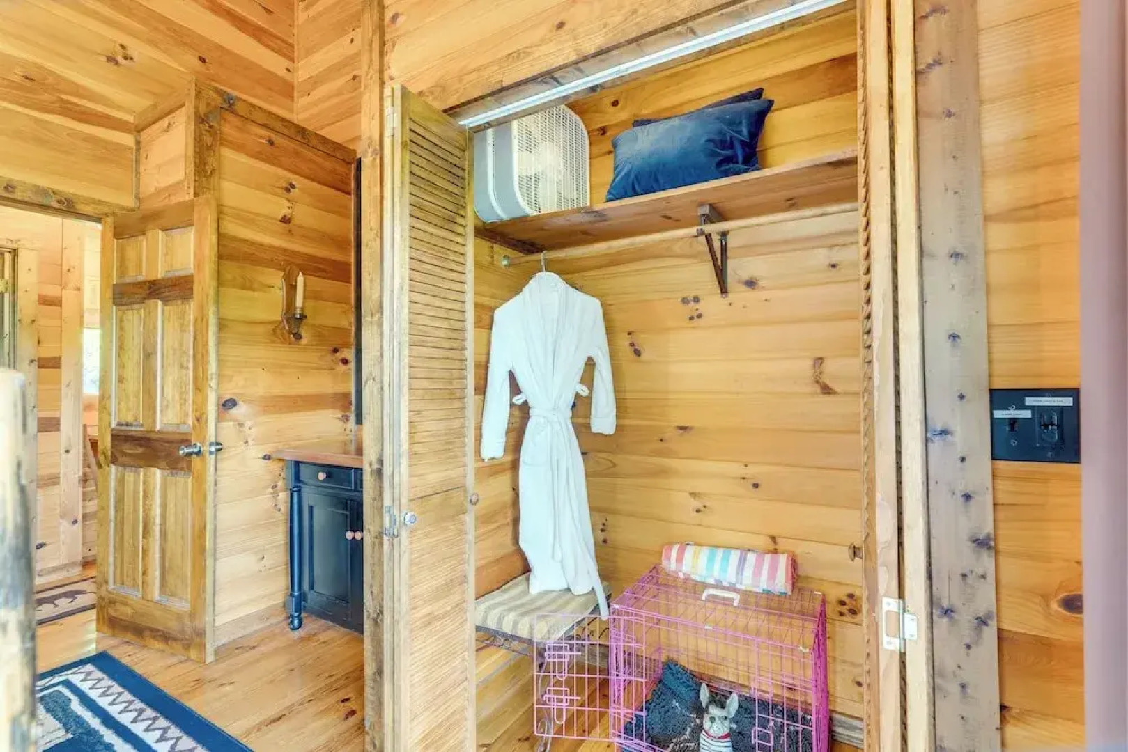 Private Hot Tub: Riverfront Cabin in Murphy