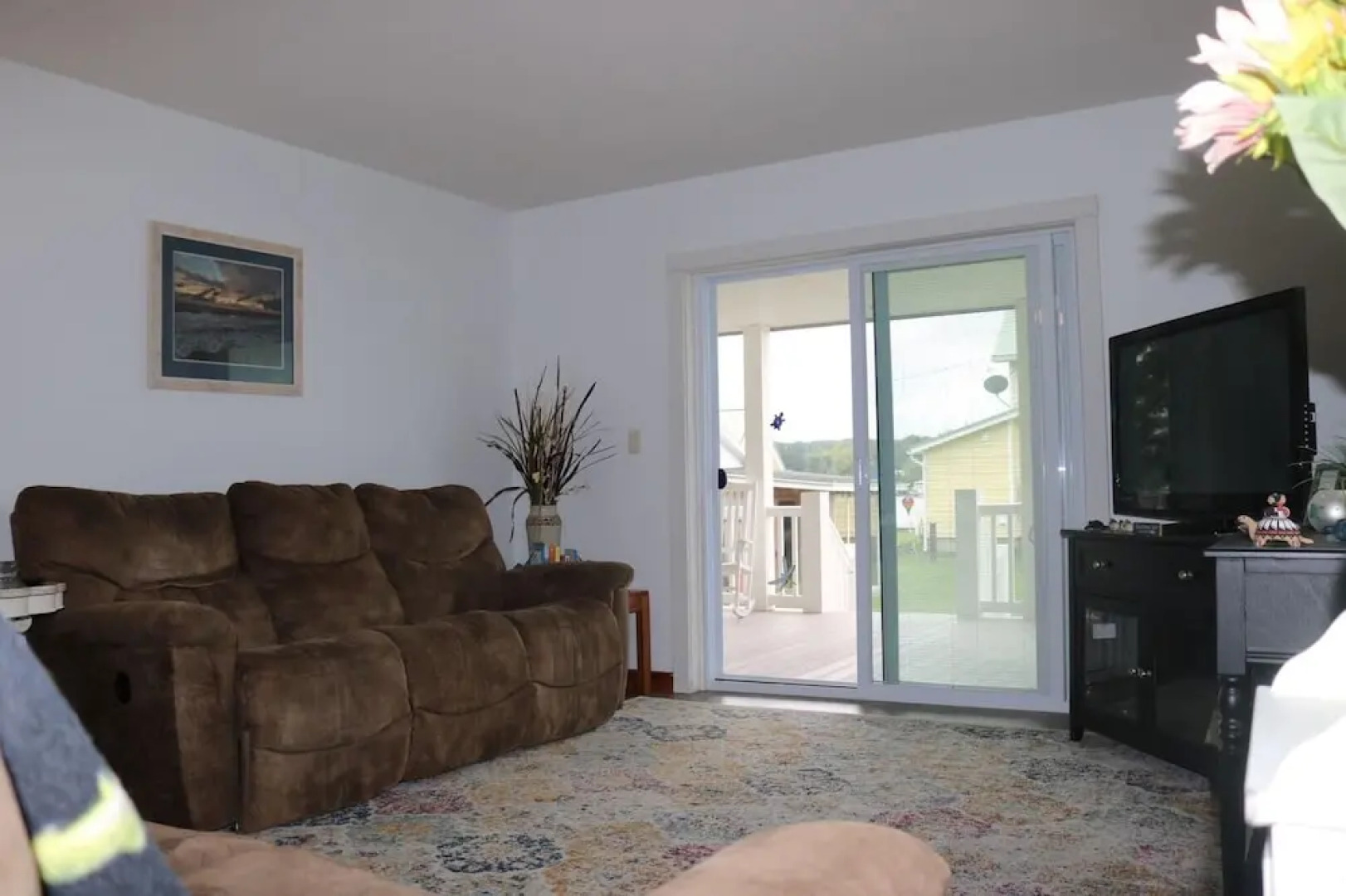 2729 Willow Ave. 3 Bedroom Condo