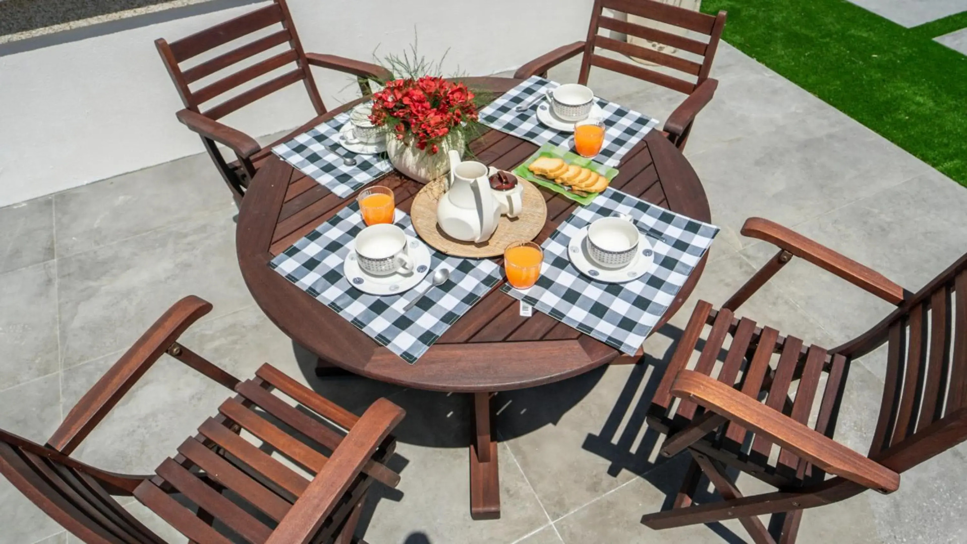 Villa con piscina a pie de playa