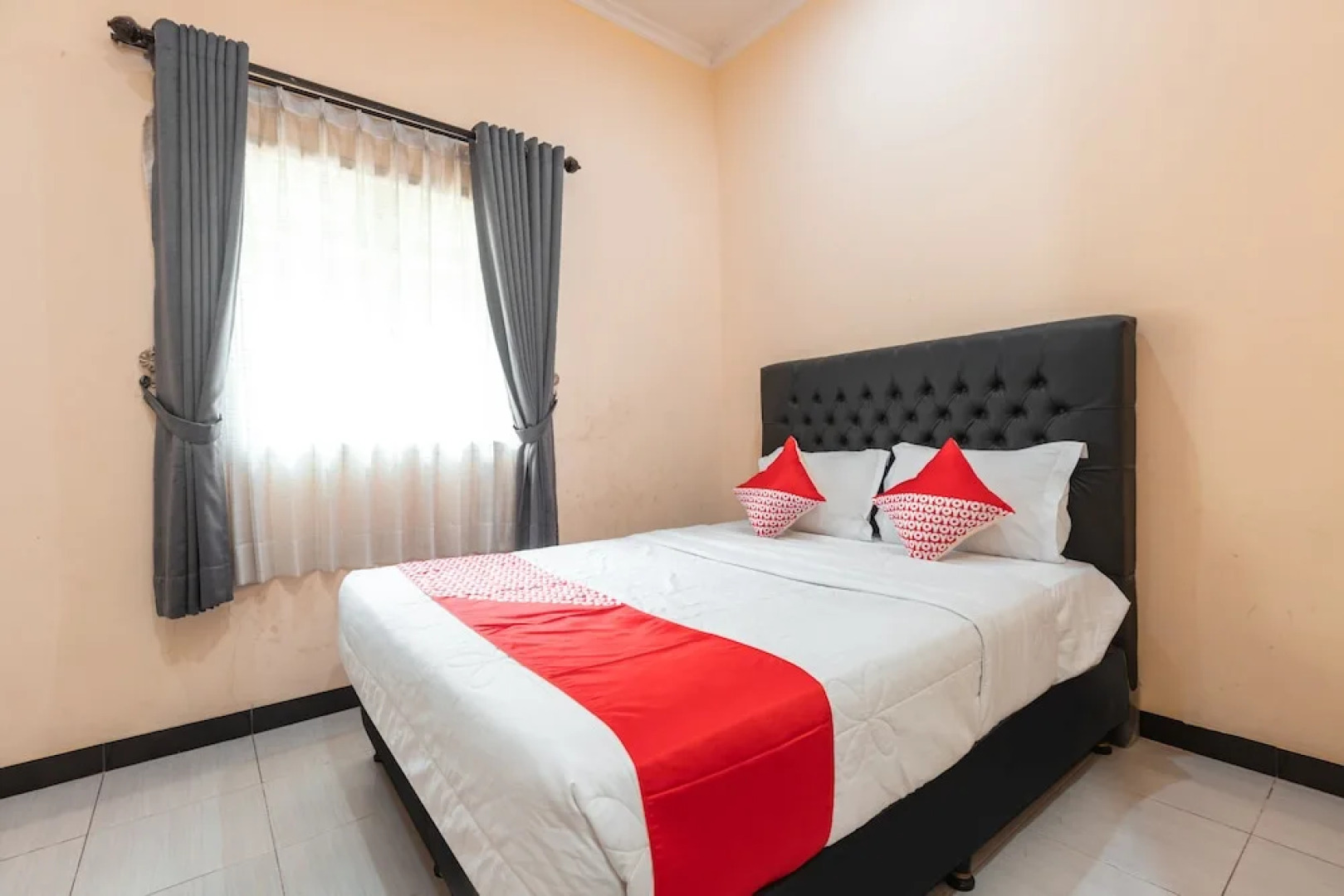 OYO 2306 Trans Hotel