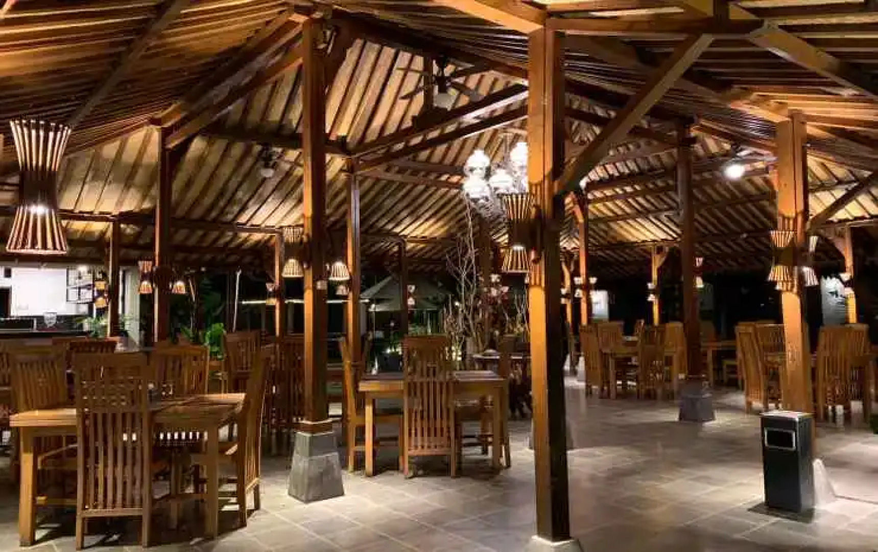 The Nalaya Hotel & Resto