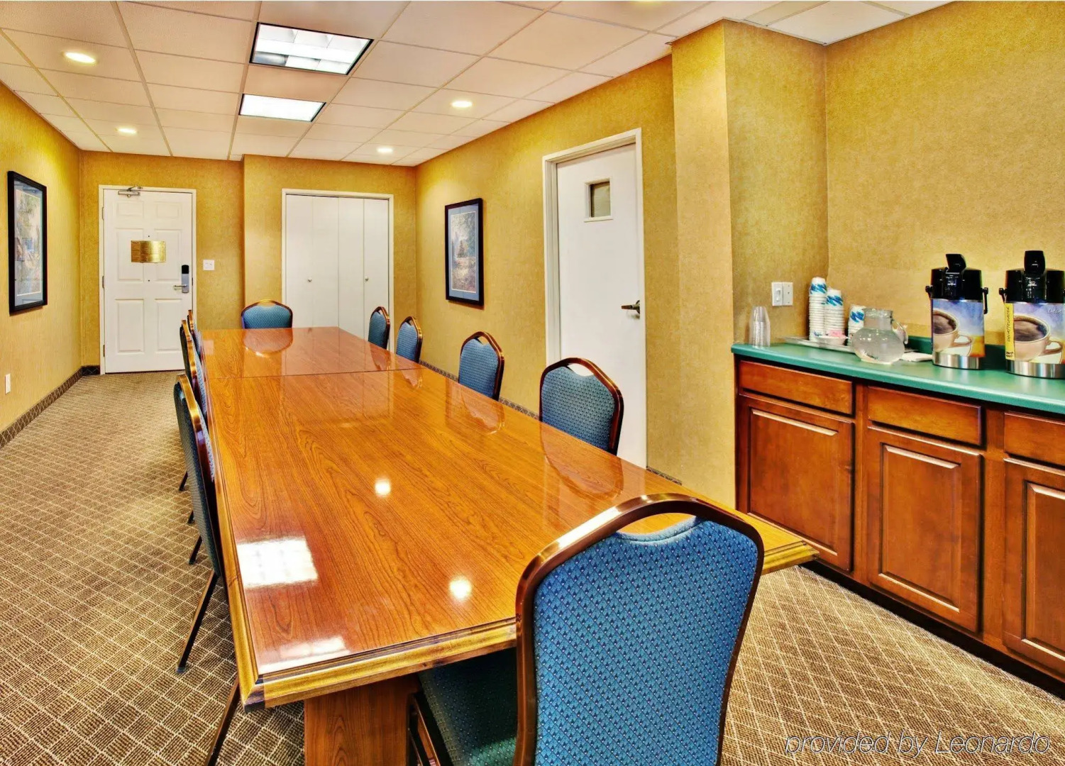 Holiday Inn Express & Suites Ames by IHG