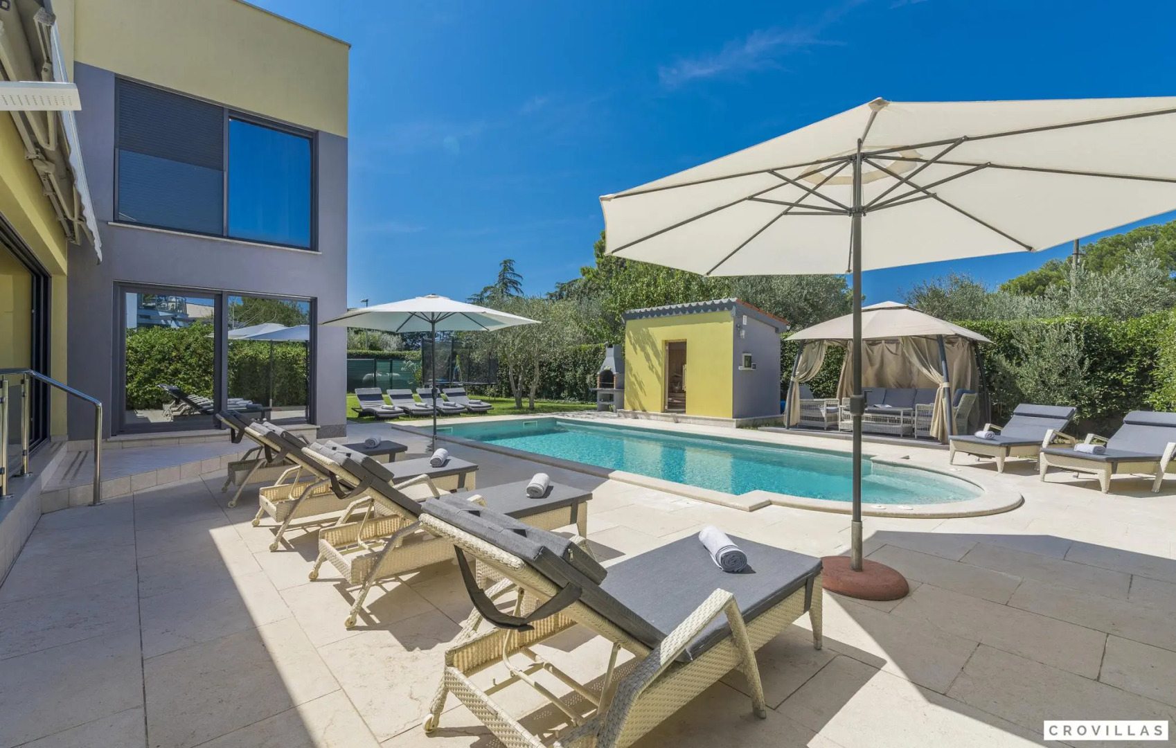 Happy in Fazana with 5 bedrooms and 1 bathrooms