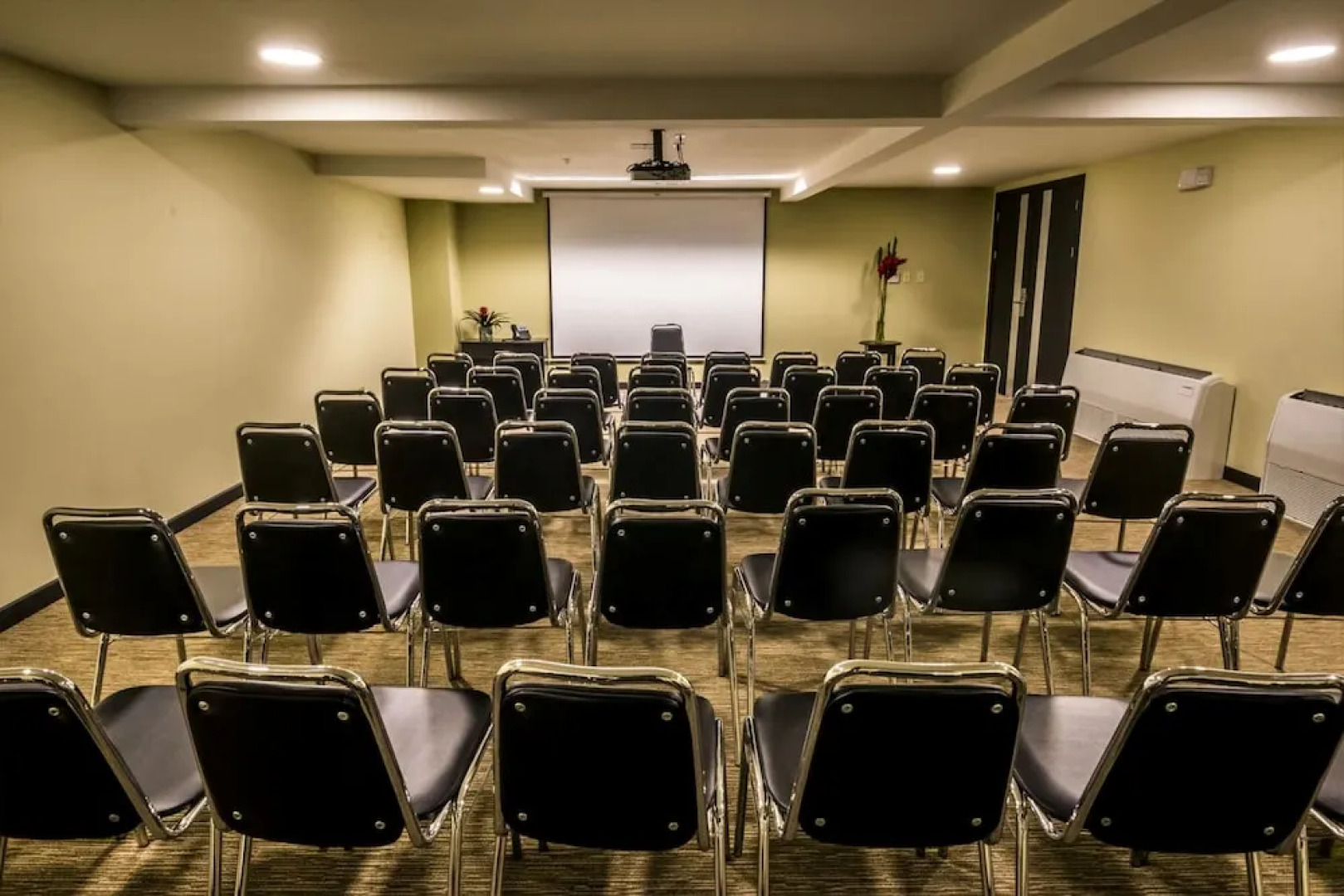 Urban Green Hotel & Suites