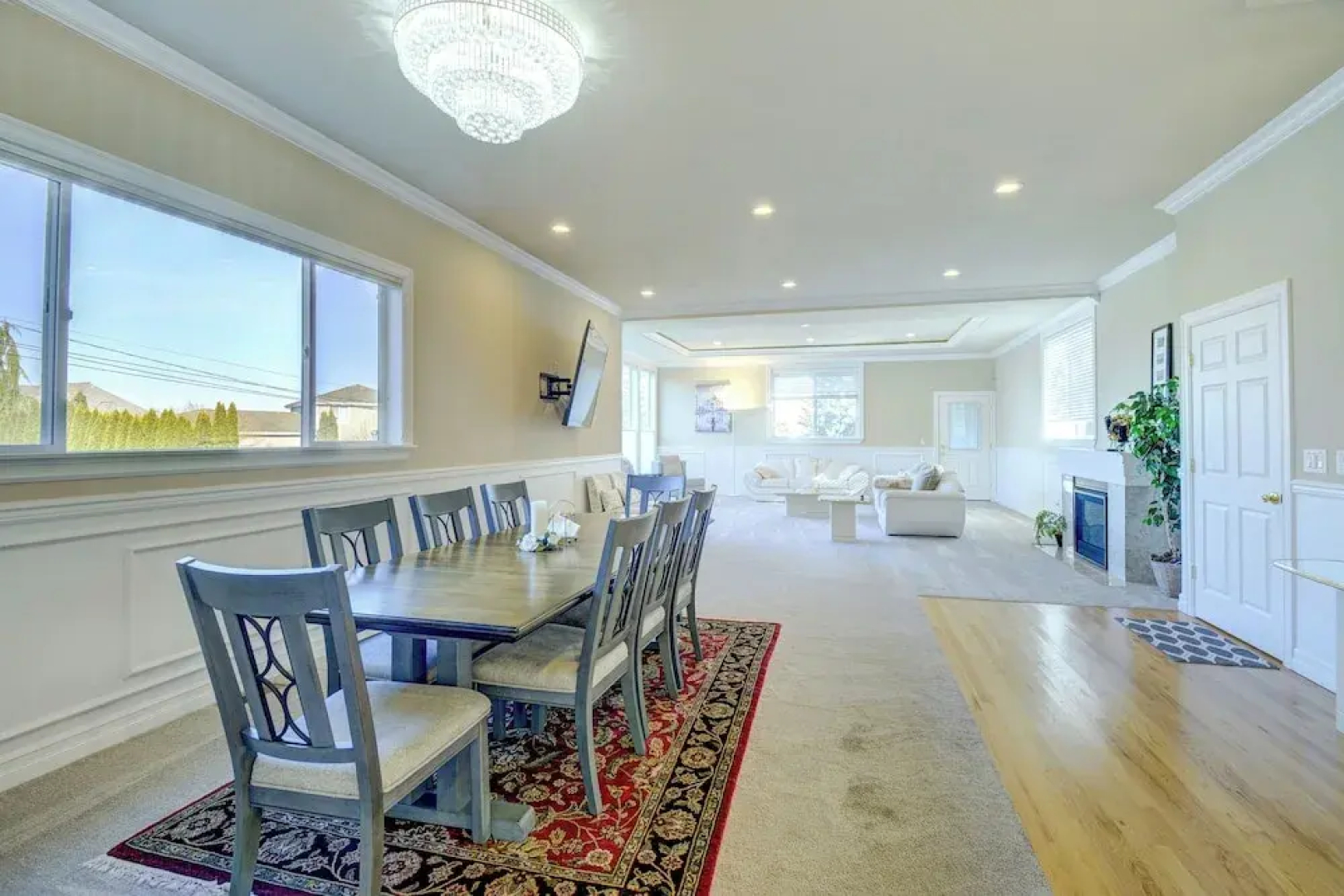 Luxe Federal Way Rental - Walk to the Water!