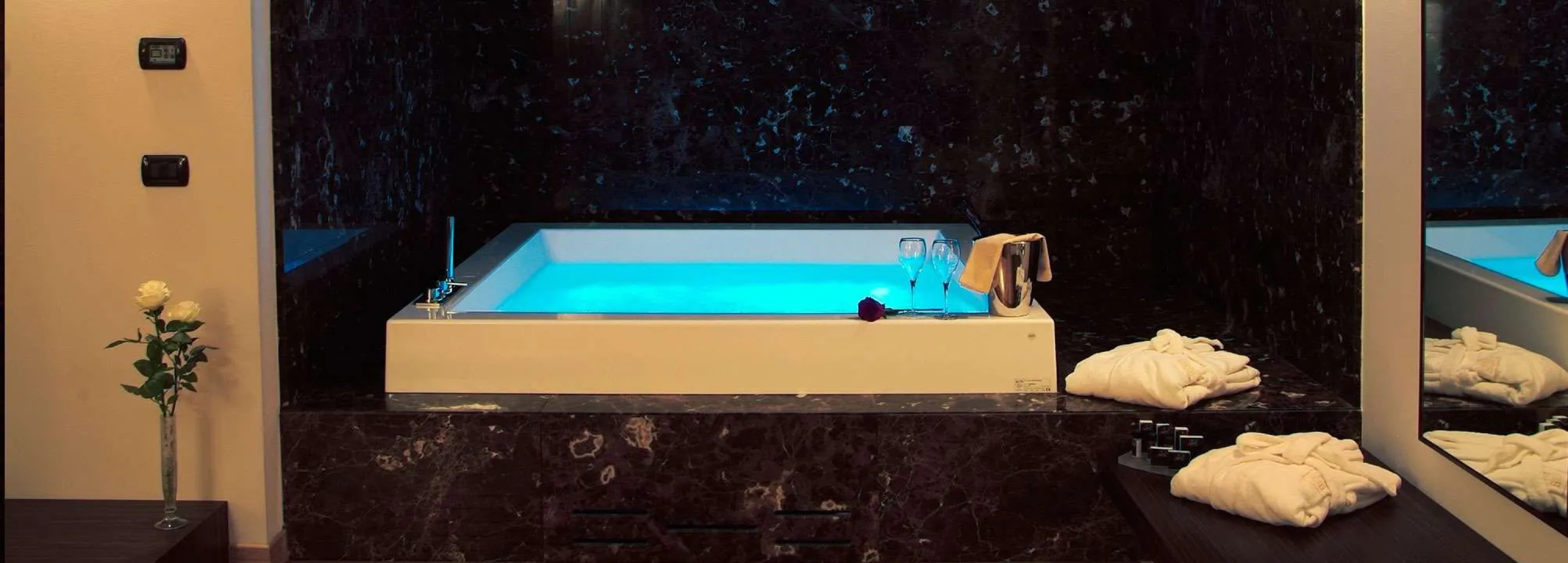 Iris Mhotel