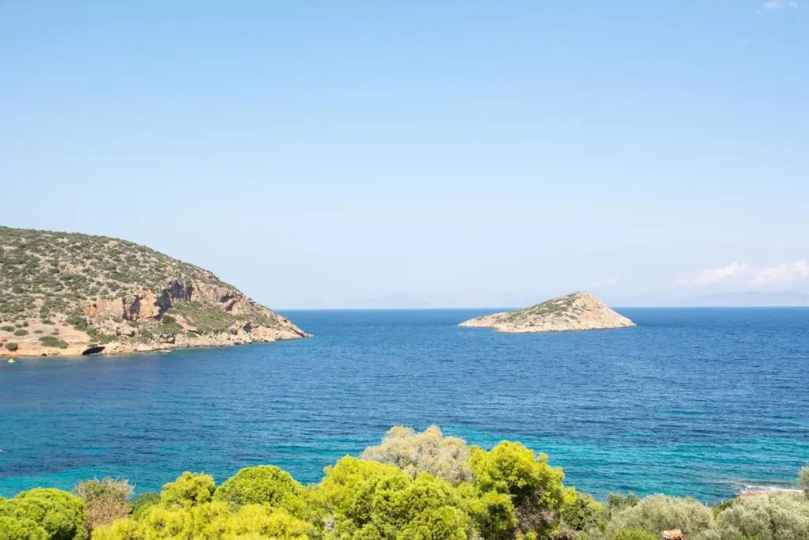 Serenity villa-2nd floor-Sea view-sandy beach 250m away.