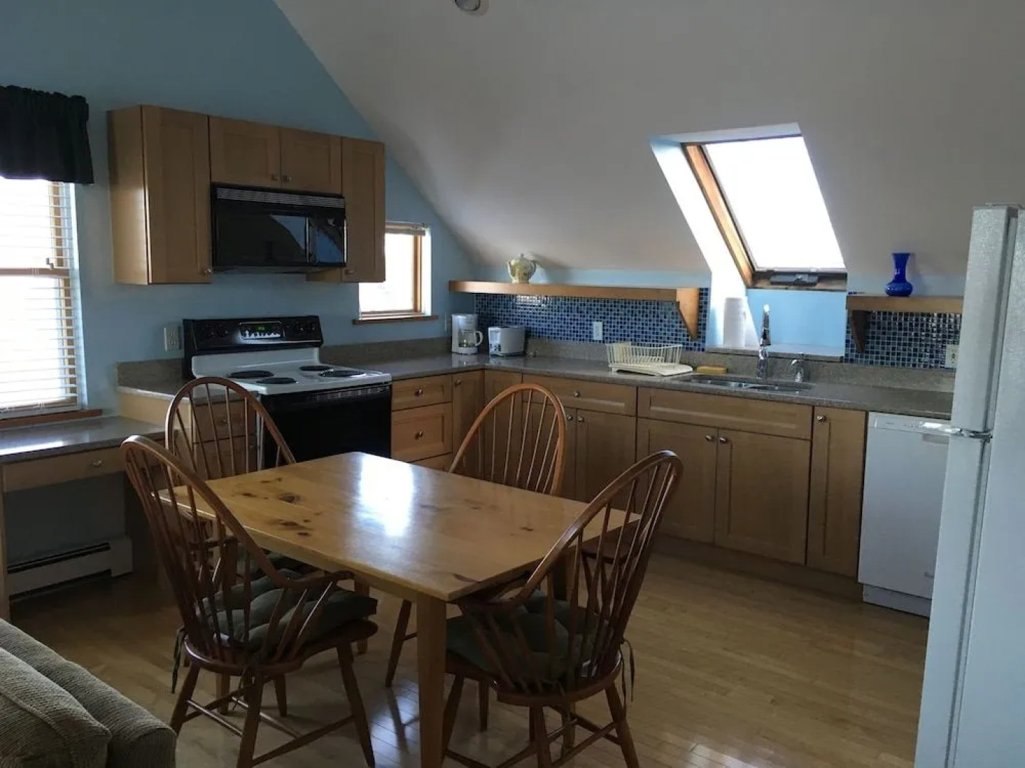 East Harbour Motel and Cottages